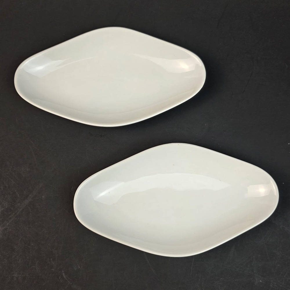 Richard Ginori Italy White Porcelain Diamond Navette Shaped Dishes Set of 2 O-B